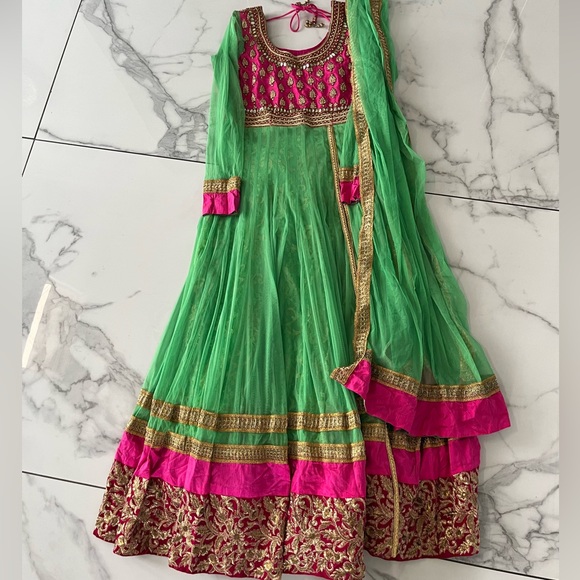 Green and pink Indian Pakistani Punjabi suit - Picture 4 of 5